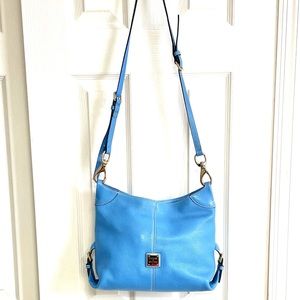 💙Dooney & Bourke Cross Body Hobo Bag